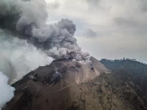 巴布亚新几内亚一座火山爆发 约5000人被迫撤离