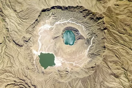 苏丹德里巴火山口 20张最壮观的卫星地球图片:尼罗河沉积平原(2)